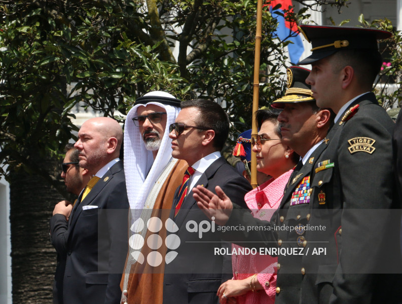 OFRENDA FLORAL PRINCIPE DE ABU DABI