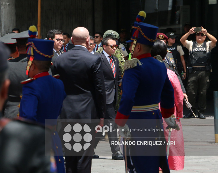 OFRENDA FLORAL PRINCIPE DE ABU DABI