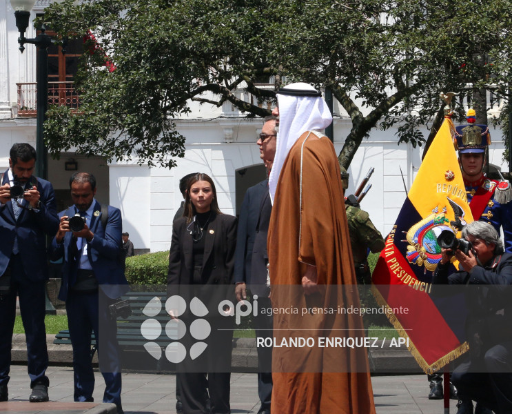 OFRENDA FLORAL PRINCIPE DE ABU DABI