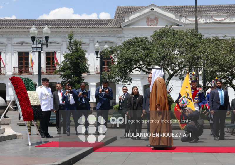 OFRENDA FLORAL PRINCIPE DE ABU DABI
