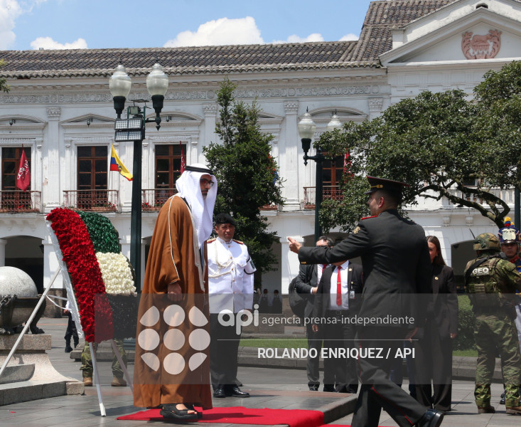 OFRENDA FLORAL PRINCIPE DE ABU DABI