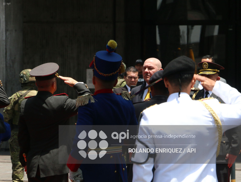 OFRENDA FLORAL PRINCIPE DE ABU DABI