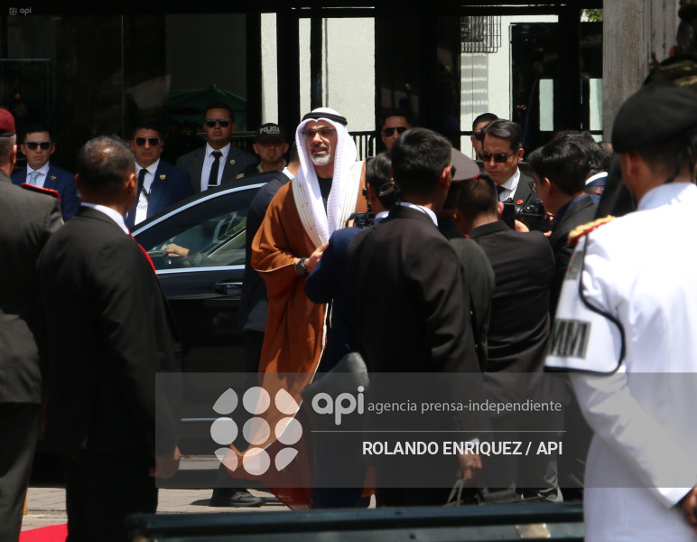 OFRENDA FLORAL PRINCIPE DE ABU DABI