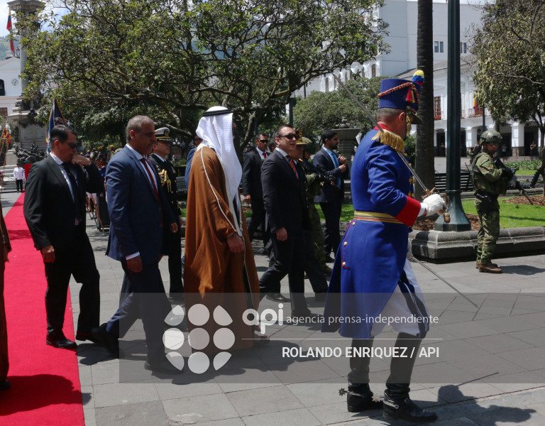 OFRENDA FLORAL PRINCIPE DE ABU DABI