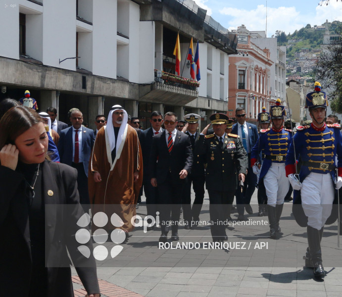 OFRENDA FLORAL PRINCIPE DE ABU DABI