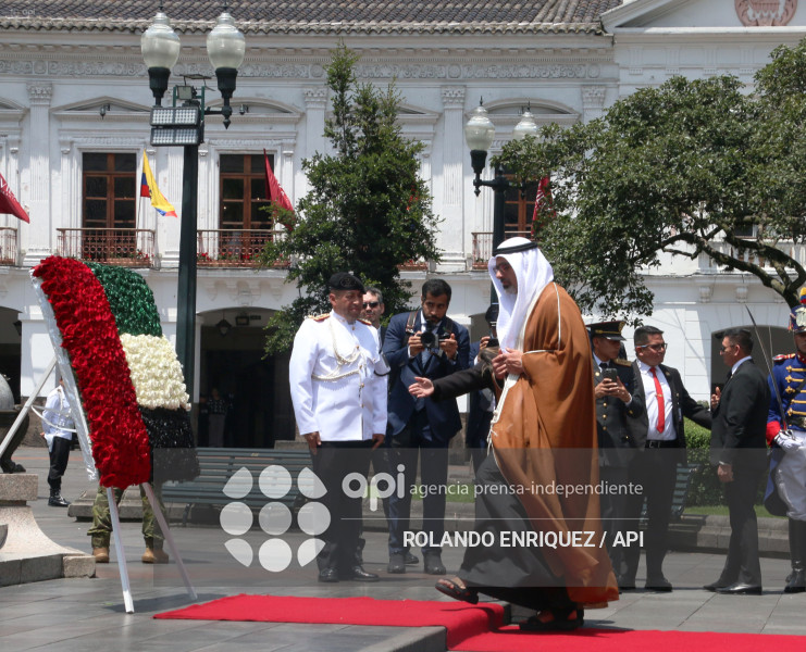 OFRENDA FLORAL PRINCIPE DE ABU DABI