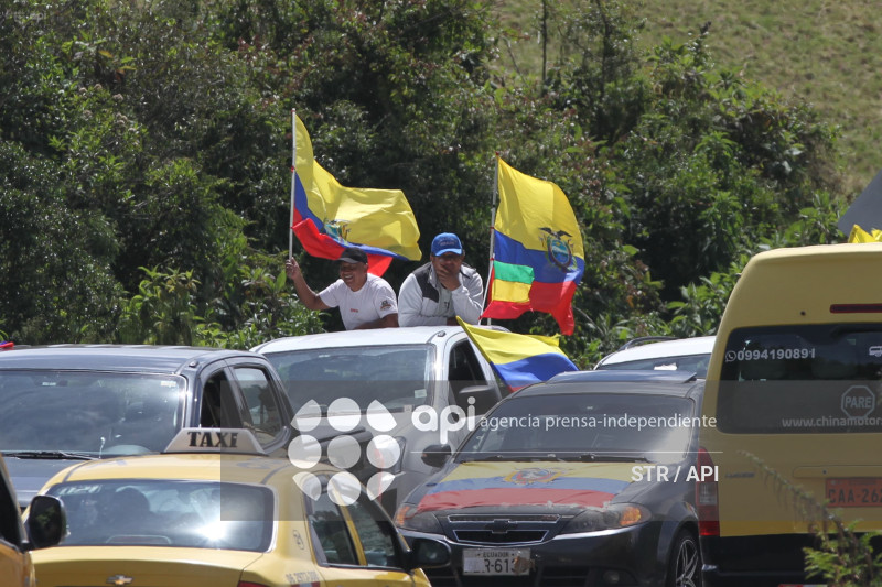TRANSPORTISTAS RECHZAN ARANCELES EN CARCHI