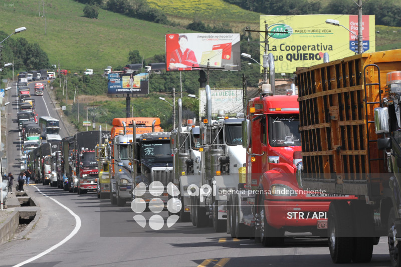 TRANSPORTISTAS RECHZAN ARANCELES EN CARCHI