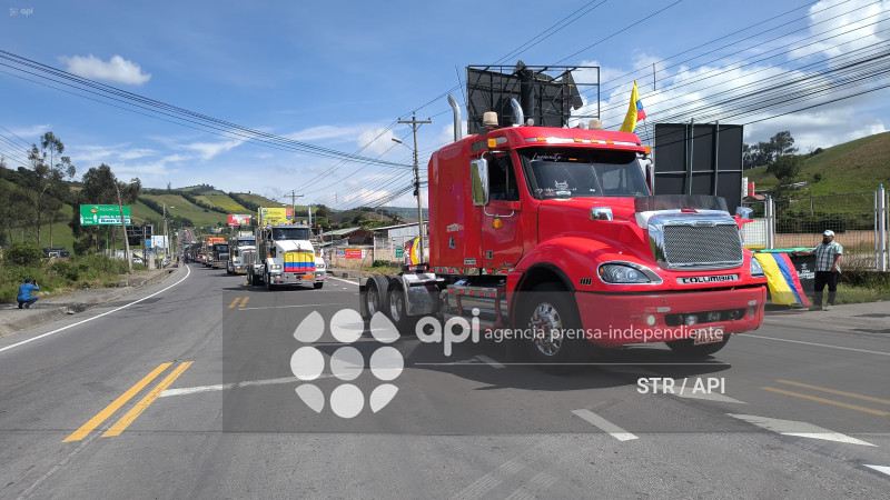 TRANSPORTISTAS RECHZAN ARANCELES EN CARCHI