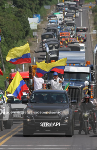 TRANSPORTISTAS RECHZAN ARANCELES EN CARCHI