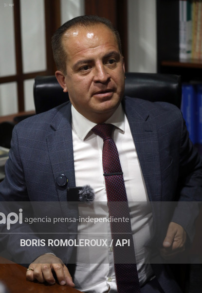 CUENCA-NUEVO FISCAL DEL AZUAY-MARCO FLORES