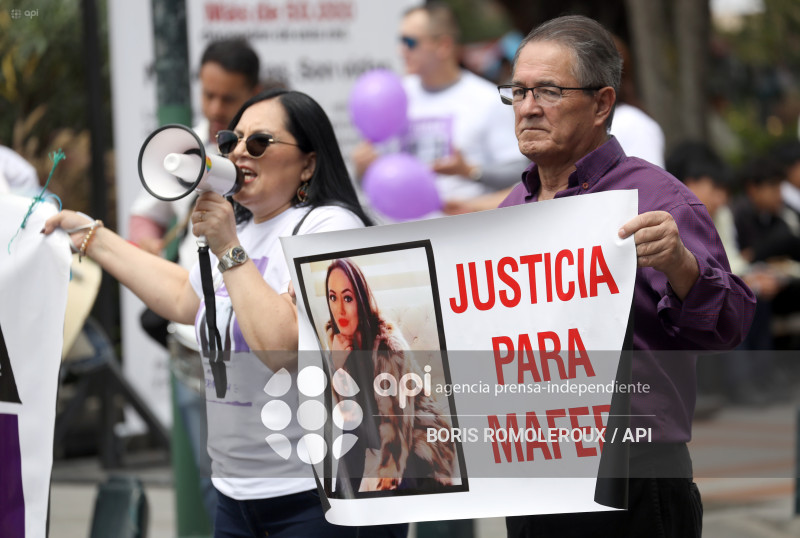 CUENCA-PLANTON POR MARIA FERNANDA