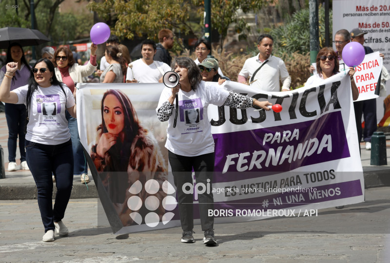 CUENCA-PLANTON POR MARIA FERNANDA