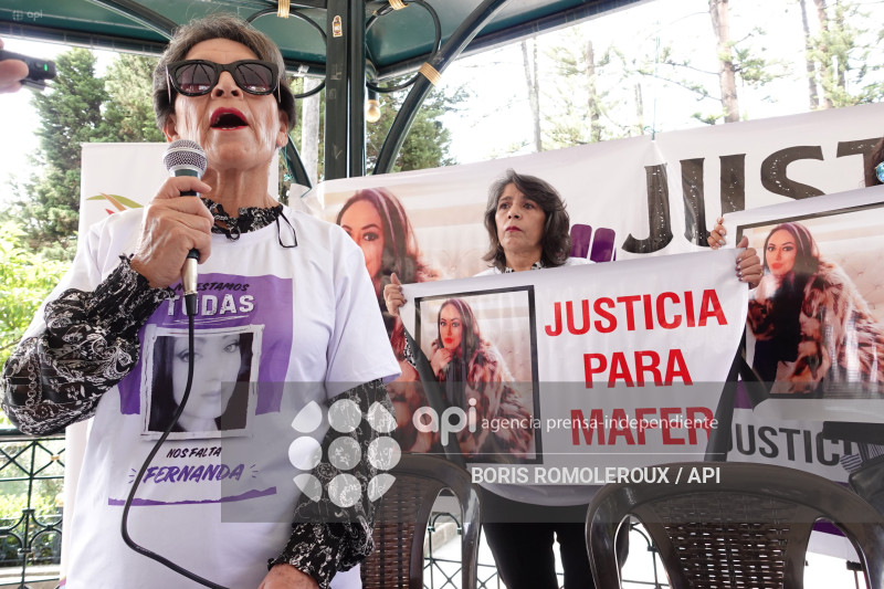 CUENCA-PLANTON POR MARIA FERNANDA