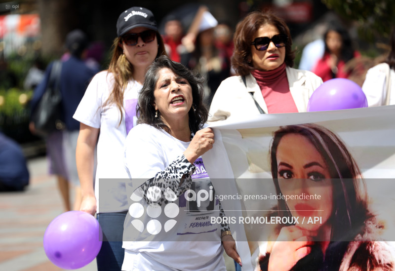 CUENCA-PLANTON POR MARIA FERNANDA