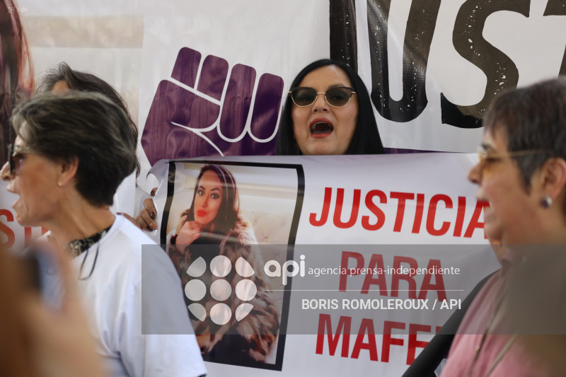 CUENCA-PLANTON POR MARIA FERNANDA