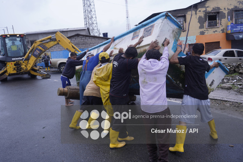 GYE-PESCADORES AFECTADOS LLUVIA