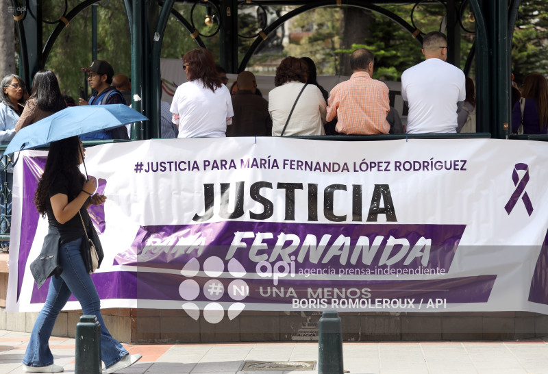 CUENCA-PLANTON POR MARIA FERNANDA