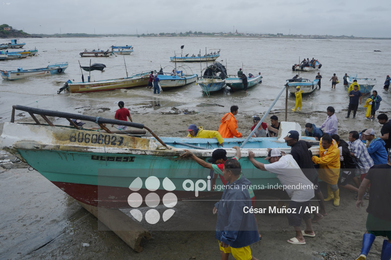 GYE-PESCADORES AFECTADOS LLUVIA