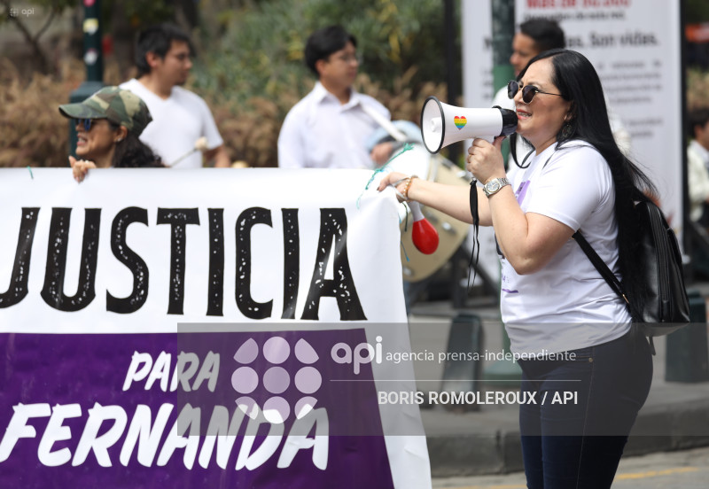 CUENCA-PLANTON POR MARIA FERNANDA