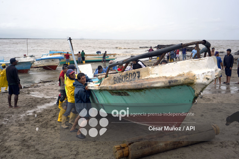 GYE-PESCADORES AFECTADOS LLUVIA