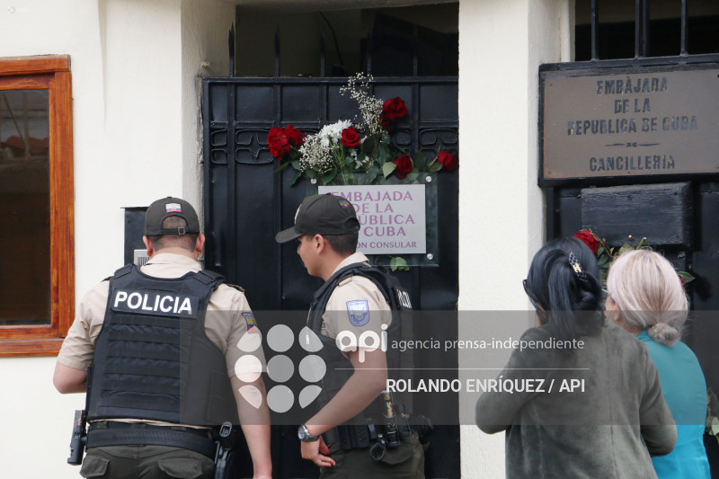 AMBIENTE EMBAJADA DE CUBA