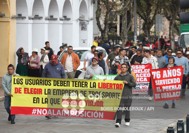 CUENCA-PROTESTA TRANSPORTISTAS CANTONES