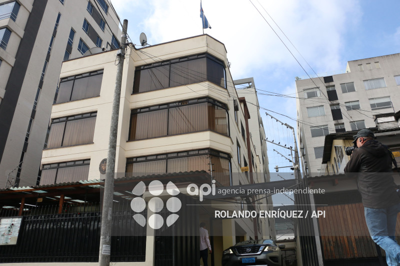 SALIDA FUNCIONARIOS DE LA EMBAJADA DE CUBA