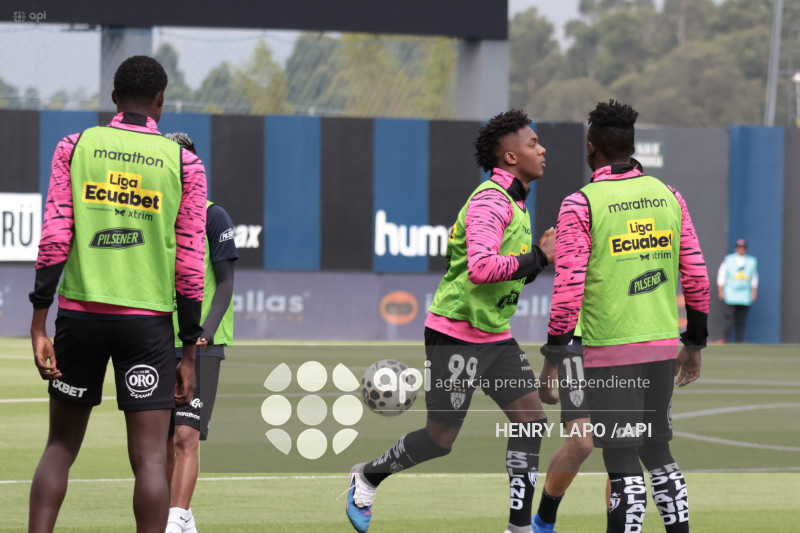 FBL LIGAECUABET  INDEPENDIENTE VS MUSHUC RUNA