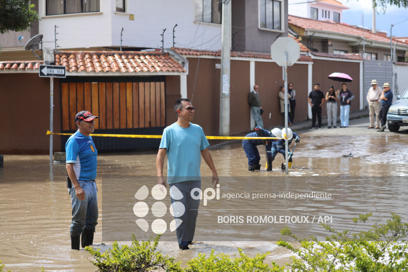 CUENCA-RIO YANUNCAY DESBORDE