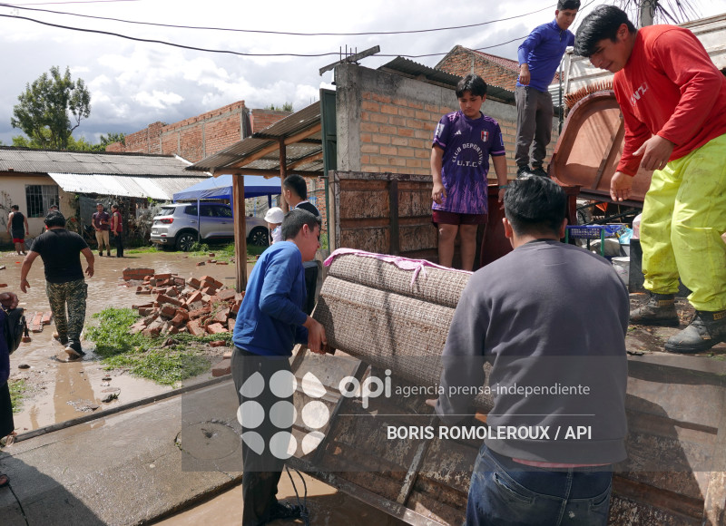 CUENCA-RIO YANUNCAY DESBORDE