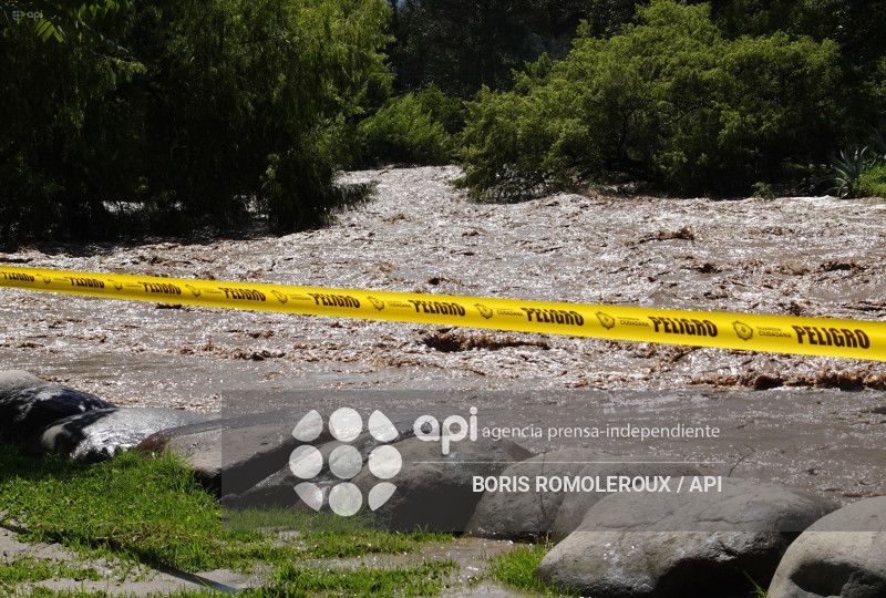 CUENCA-RIO YANUNCAY DESBORDE