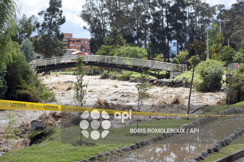 CUENCA-RIO YANUNCAY DESBORDE