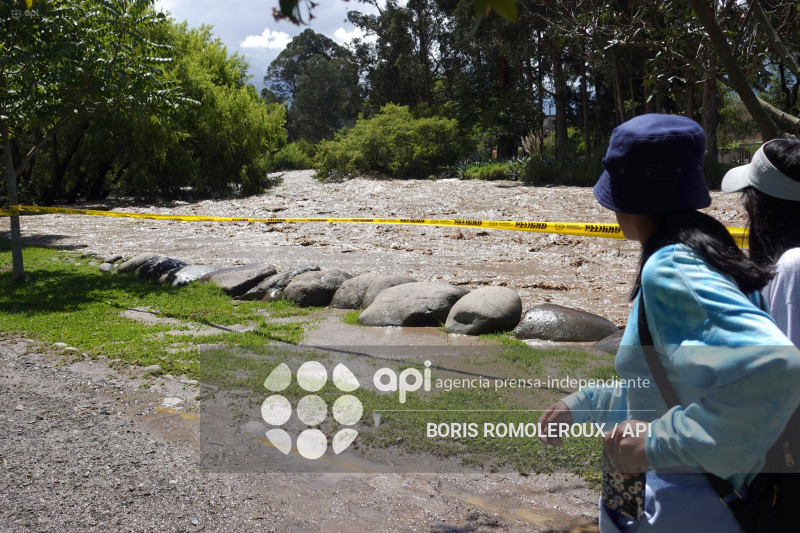 CUENCA-RIO YANUNCAY DESBORDE