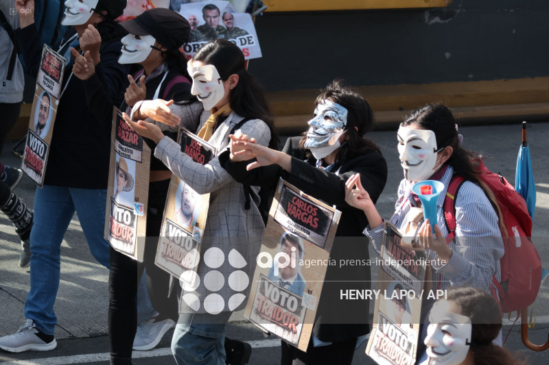 MARCHA CONTRA NOBOA QUITO