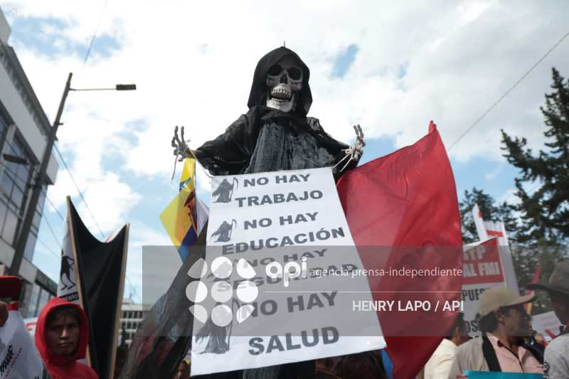 MARCHA CONTRA NOBOA QUITO