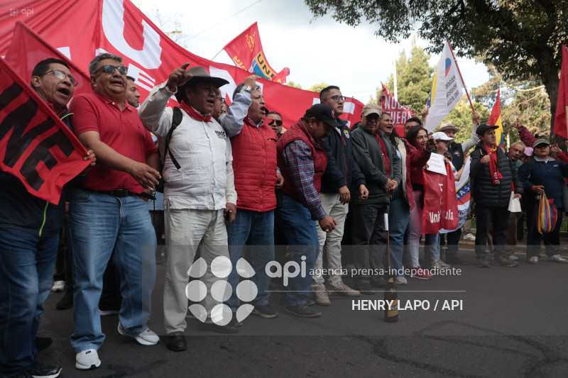 MARCHA CONTRA NOBOA QUITO