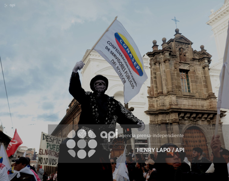MARCHA CONTRA NOBOA QUITO