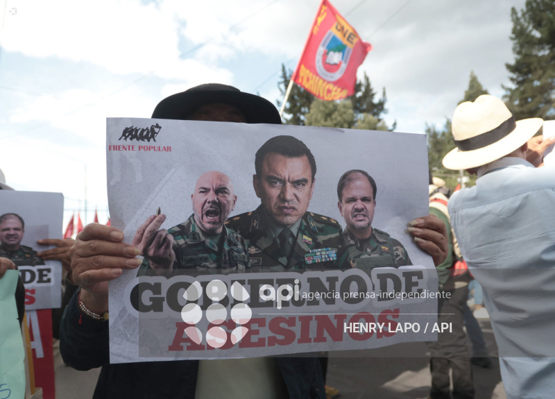 MARCHA CONTRA NOBOA QUITO