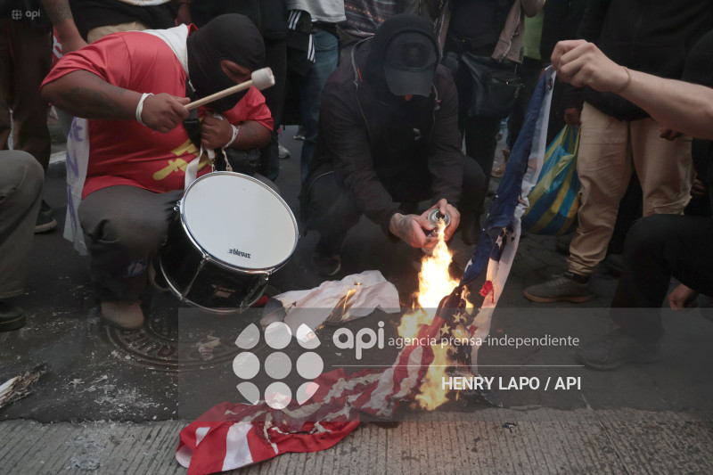 MARCHA CONTRA NOBOA QUITO