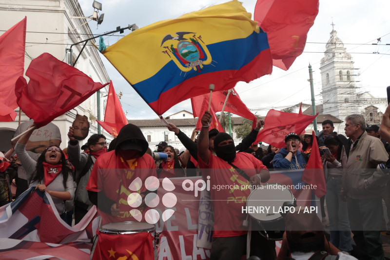 MARCHA CONTRA NOBOA QUITO
