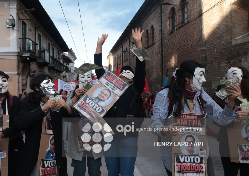 MARCHA CONTRA NOBOA QUITO