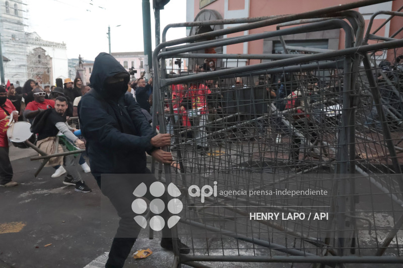 MARCHA CONTRA NOBOA QUITO
