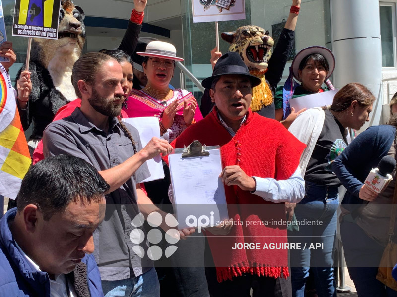 ECUARRUNARI Y YASUNIDOS DEMANDA LEY MINERA