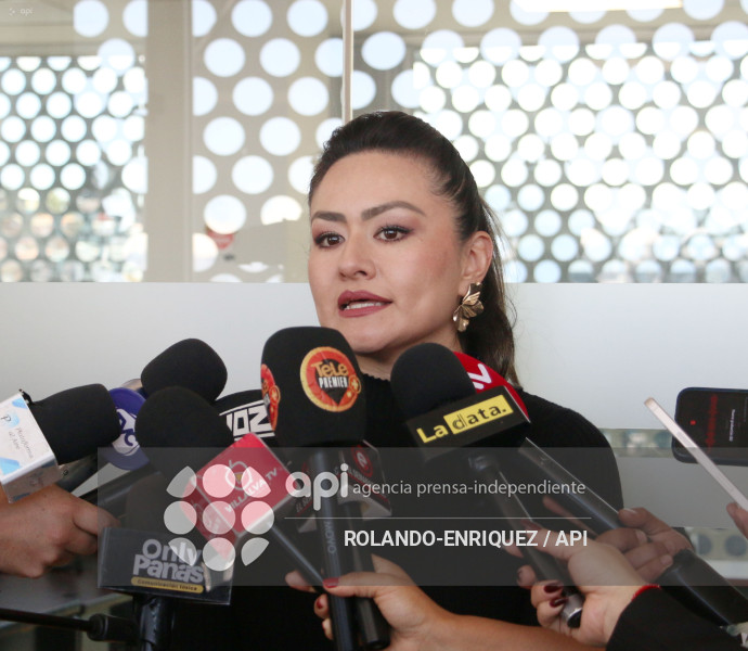 COMI TRANSPARENCIA SOBRE IDENTIDAD DE GENERO EN ADOLESCENTES