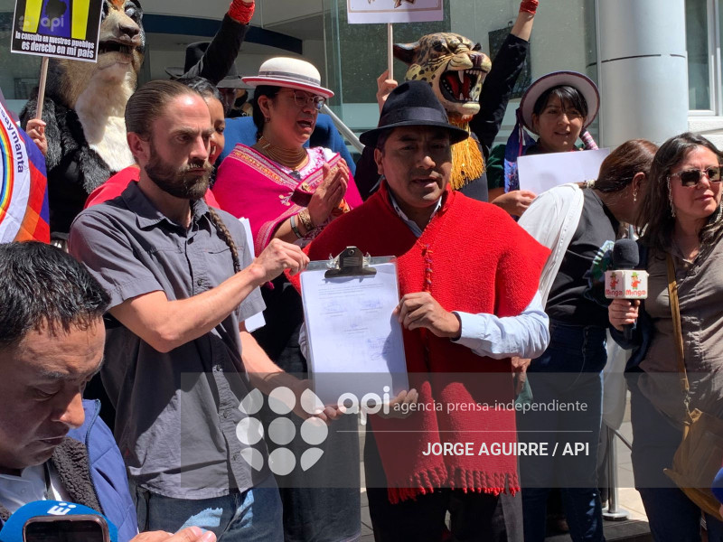 ECUARRUNARI Y YASUNIDOS DEMANDA LEY MINERA