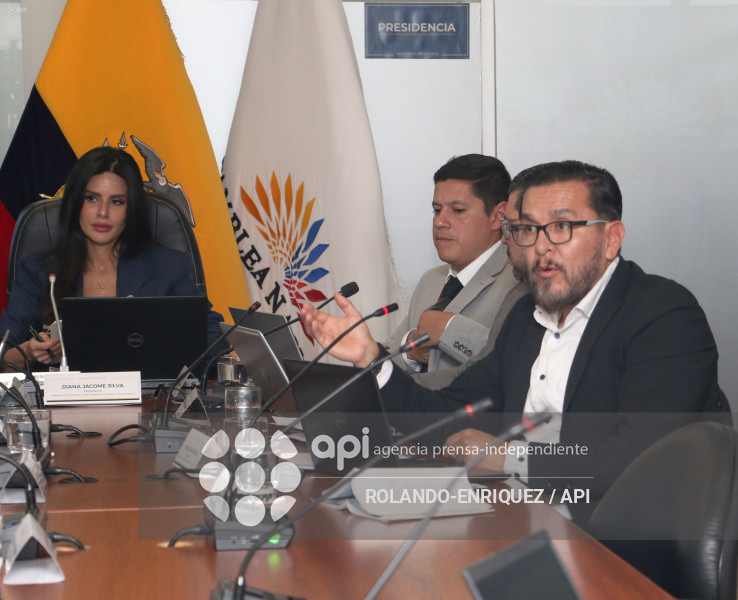 COMI TRANSPARENCIA SOBRE IDENTIDAD DE GENERO EN ADOLESCENTES