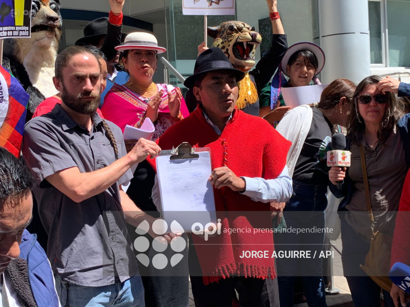 ECUARRUNARI Y YASUNIDOS DEMANDA LEY MINERA