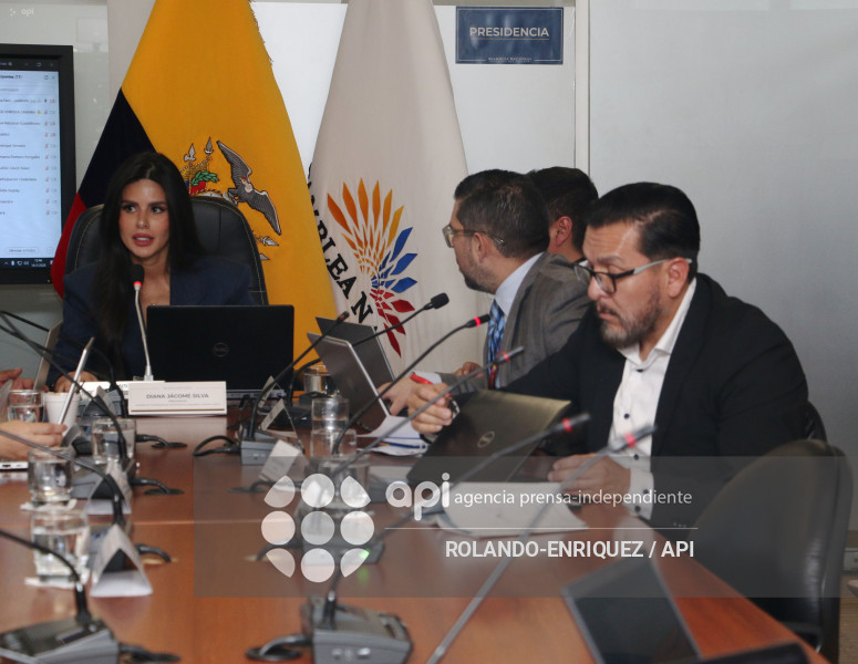 COMI TRANSPARENCIA SOBRE IDENTIDAD DE GENERO EN ADOLESCENTES