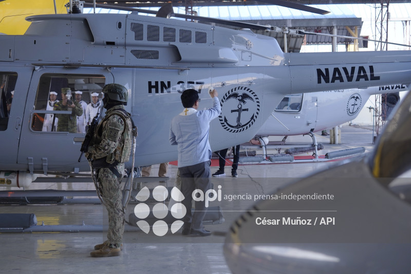 GYE-HELICOPTERO ARMADA